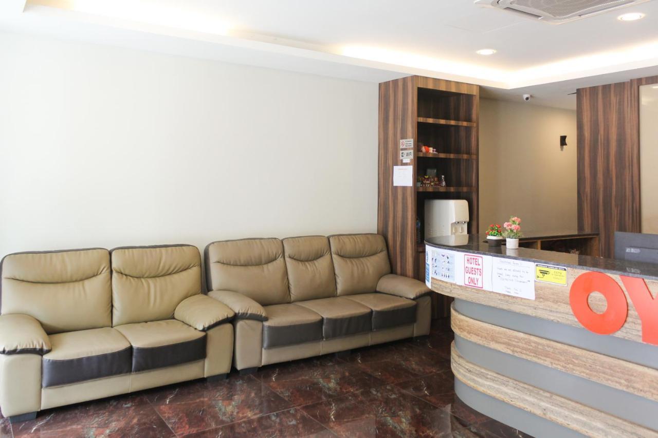 Oyo 90027 Happy Hotel Johor Bahru Esterno foto