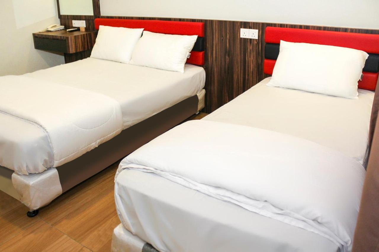 Oyo 90027 Happy Hotel Johor Bahru Esterno foto