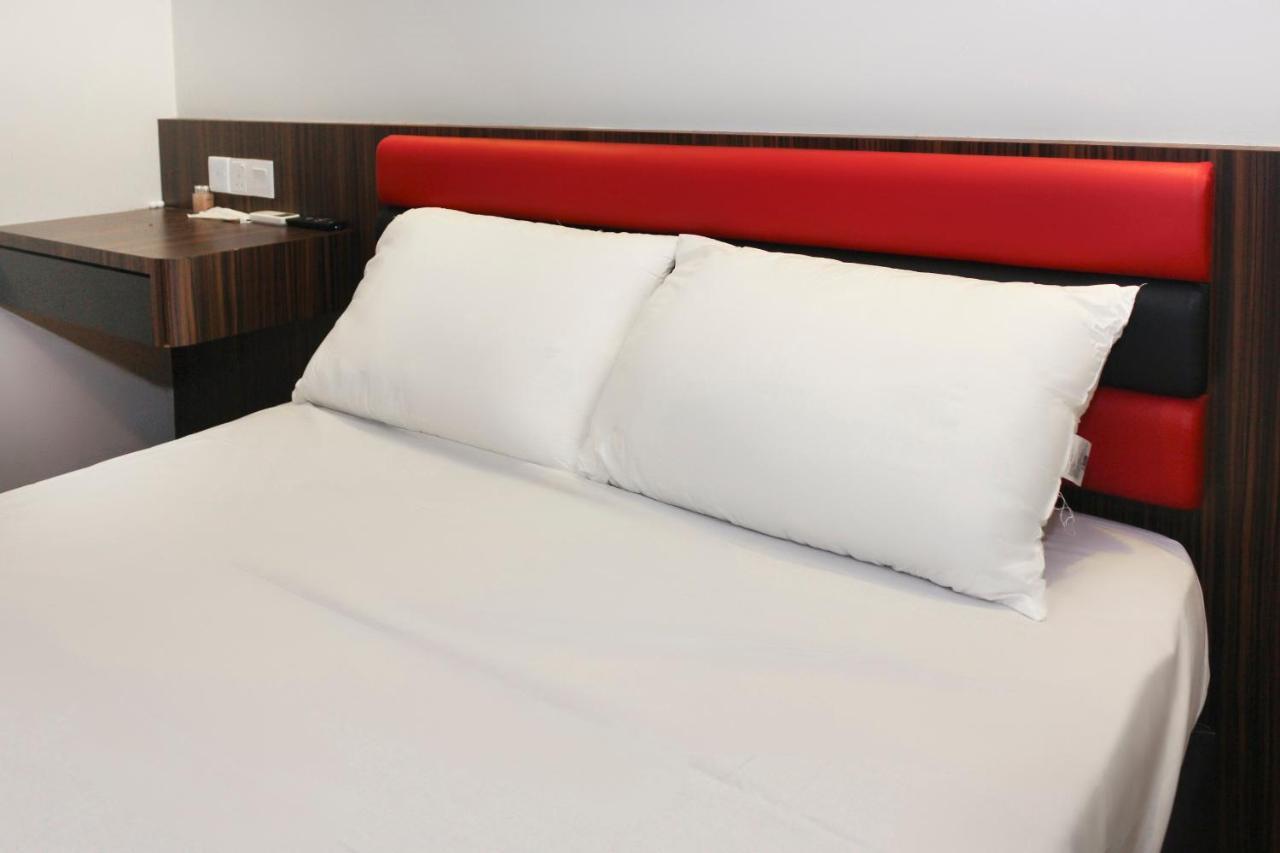 Oyo 90027 Happy Hotel Johor Bahru Esterno foto