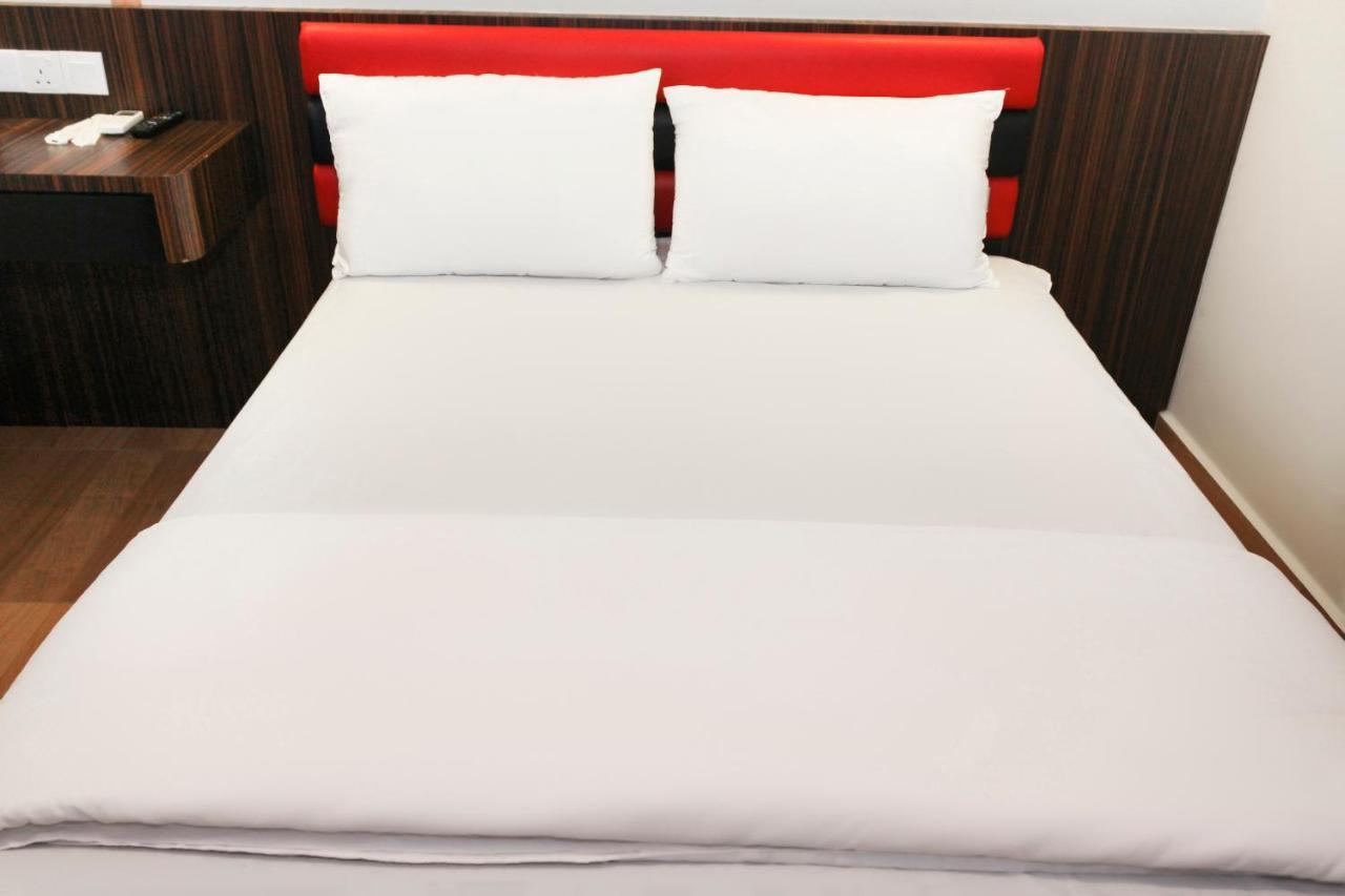 Oyo 90027 Happy Hotel Johor Bahru Esterno foto